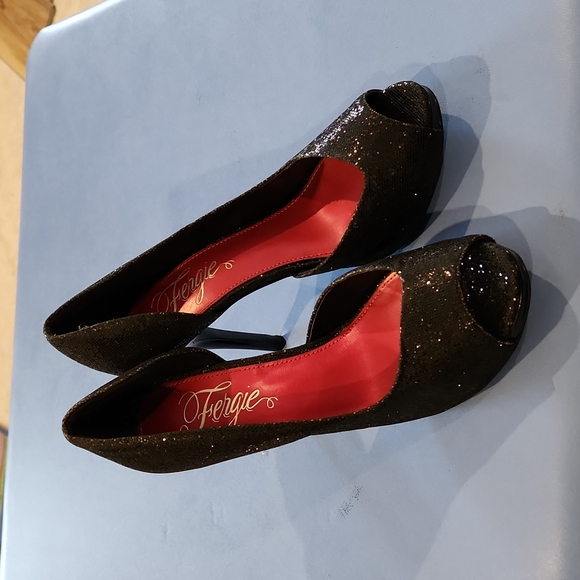 NWT FERGIE, SIZE 8 1/2, black sparkle high heels #1046